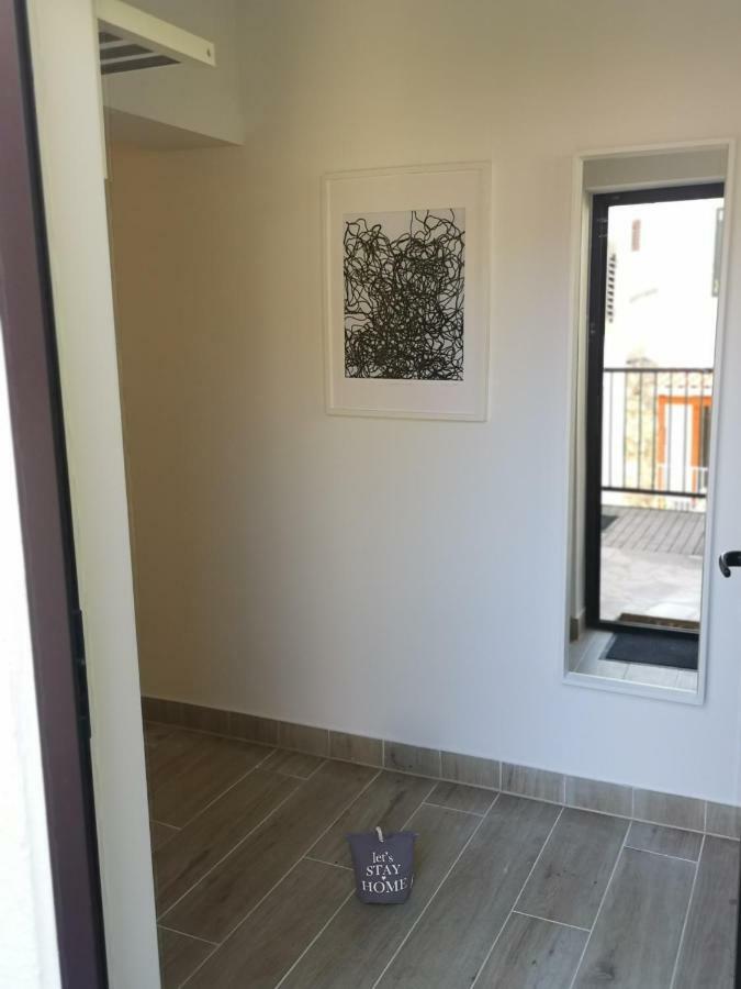 Apartman Studio Kod Ujevica Baška Voda Exterior foto